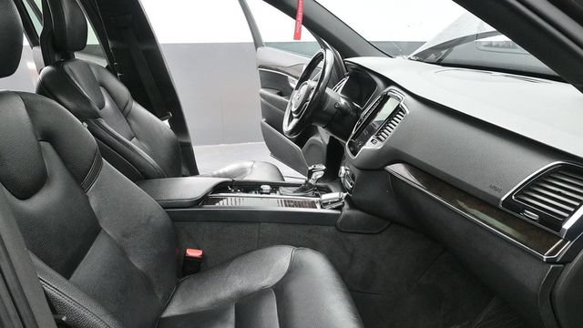 Used 2018 Volvo XC90 T6 Momentum w/ Convenience Package AWD/4WD image 11