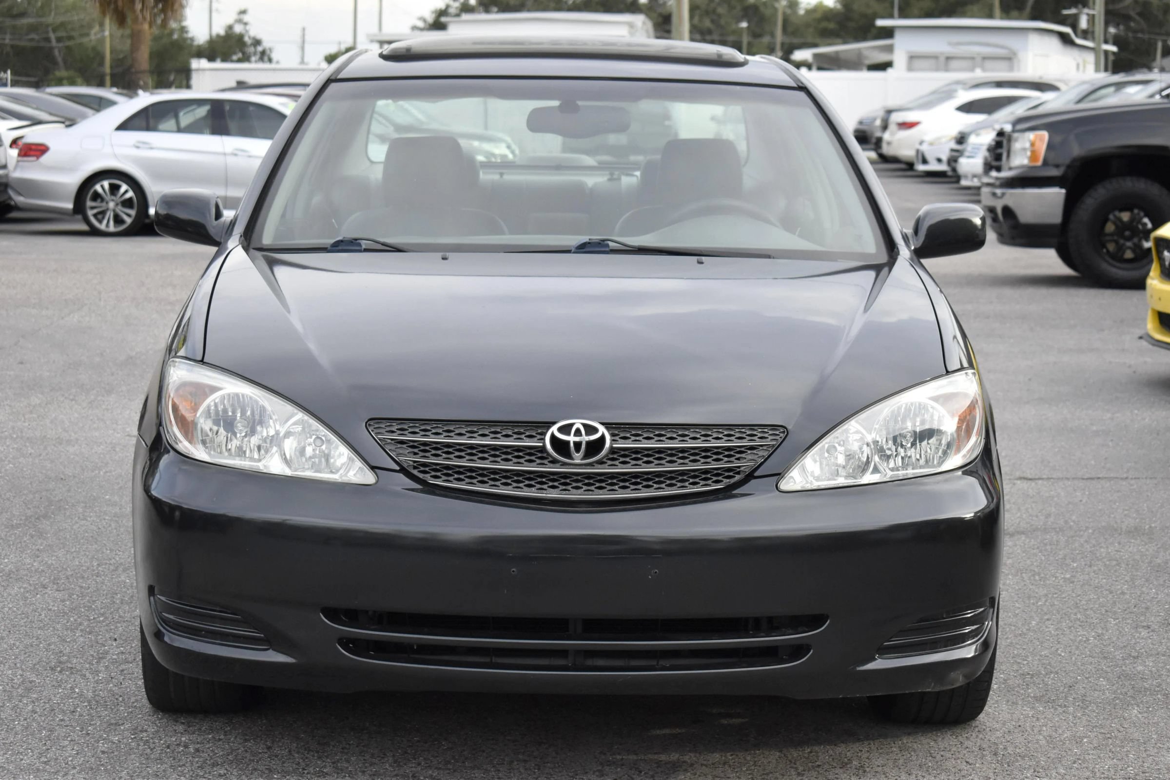 Used 2002 Toyota Camry LE FWD image 2