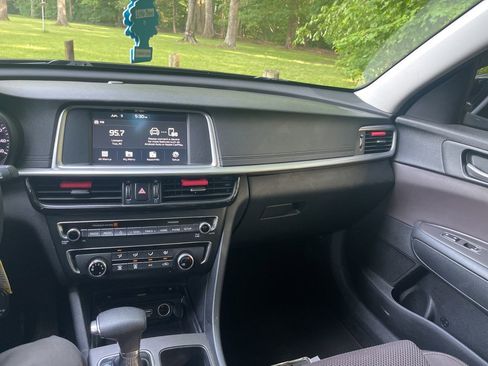 Used 2020 Kia Optima LX FWD image 38
