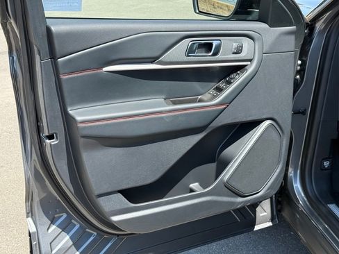 New 2026 Ford Explorer ST-Line w/ ST-Line Street Pack RWD image 16