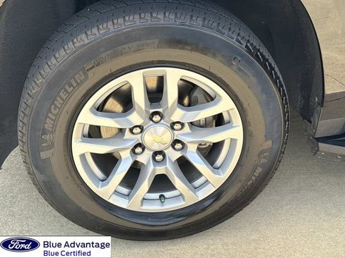 Used 2023 Chevrolet Suburban LT AWD/4WD image 5