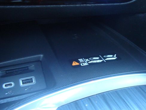 Used 2023 Buick Enclave Essence w/ Experience Buick Package image 17