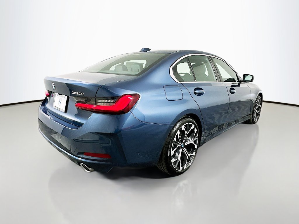Used 2026 BMW 330i Sedan w/ Premium Package RWD image 5