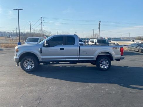 Used 2020 Ford F250 XL w/ Power Equipment Group image 2