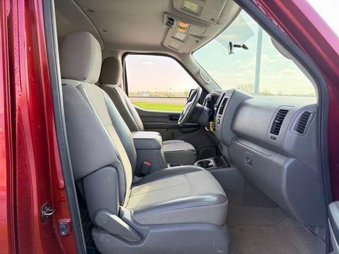 Used 2016 Nissan NV 3500 SV w/ SV Technology Package RWD image 11
