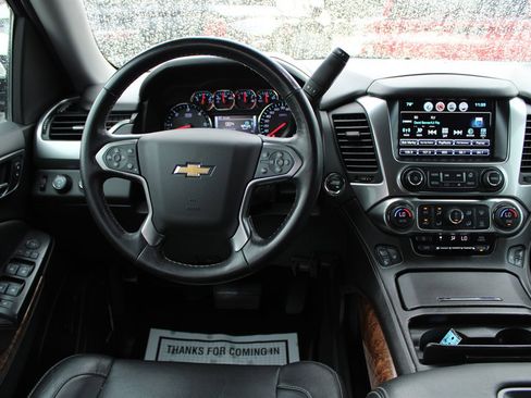 Used 2020 Chevrolet Suburban Premier AWD/4WD image 12