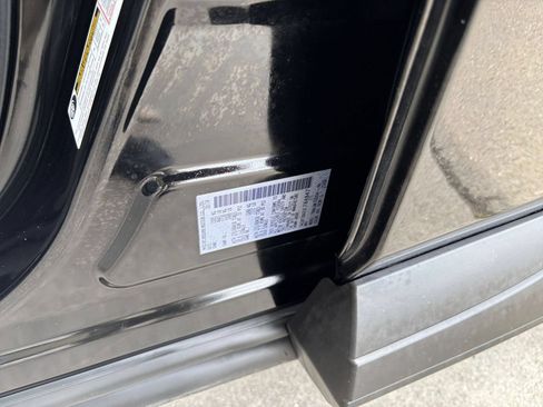 Used 2025 Nissan Rogue SV FWD image 30