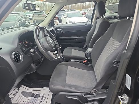 Used 2015 Jeep Patriot Latitude image 10
