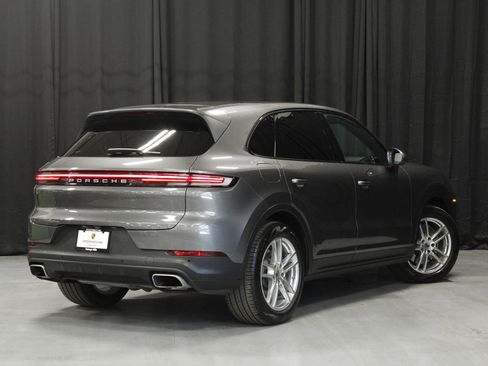 Certified 2025 Porsche Cayenne AWD/4WD image 5