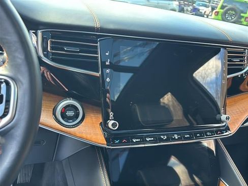 Used 2023 Jeep Grand Wagoneer Series III AWD/4WD image 23