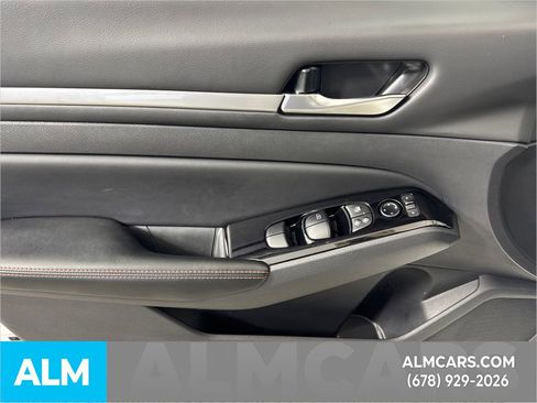 Used 2025 Nissan Altima 2.5 SR image 10