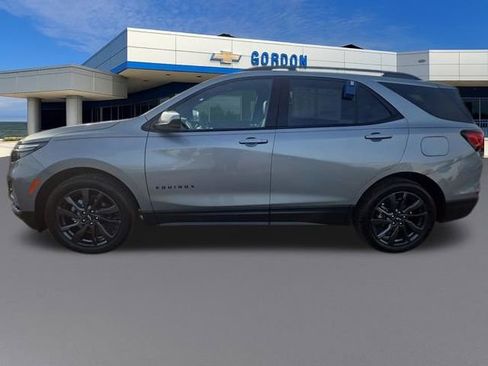 Used 2023 Chevrolet Equinox RS image 2