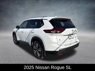 Used 2025 Nissan Rogue SL w/ SL Premium Package video 3