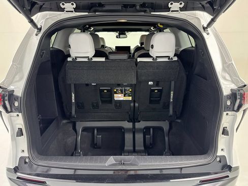 Used 2025 Toyota Sienna XSE AWD/4WD image 26