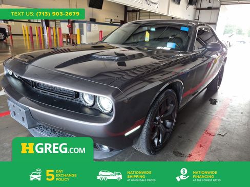 Used 2020 Dodge Challenger SXT w/ Blacktop Package RWD image 1