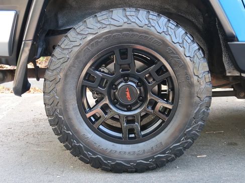 Used 2007 Toyota FJ Cruiser 4WD image 13