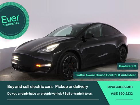 Used 2022 Tesla Model Y Long Range AWD/4WD image 1