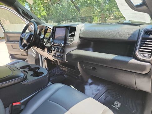 Used 2022 RAM 2500 Tradesman w/ Chrome Appearance Group AWD/4WD image 31