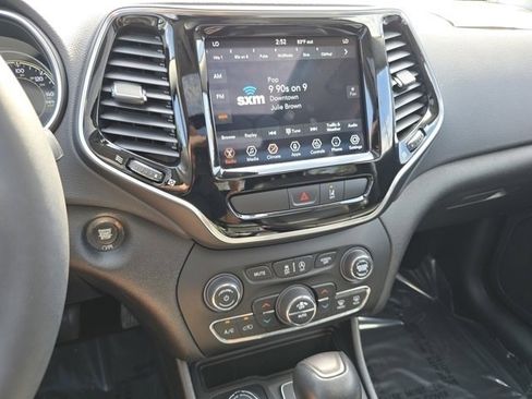 Used 2022 Jeep Cherokee Limited image 36