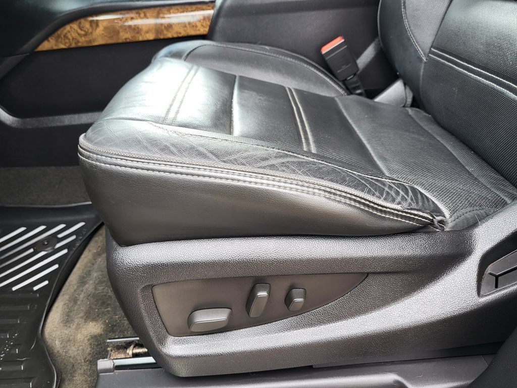 Used 2015 GMC Yukon Denali w/ Premium Package AWD/4WD image 27