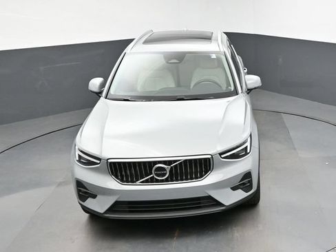 Used 2024 Volvo XC40 B5 Plus w/ Protection Package Premier AWD/4WD image 41