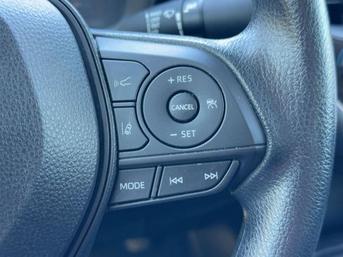 Used 2022 Toyota Corolla LE image 15