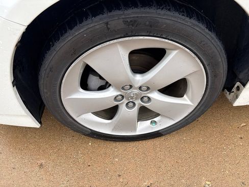 Used 2015 Toyota Prius Five FWD image 10