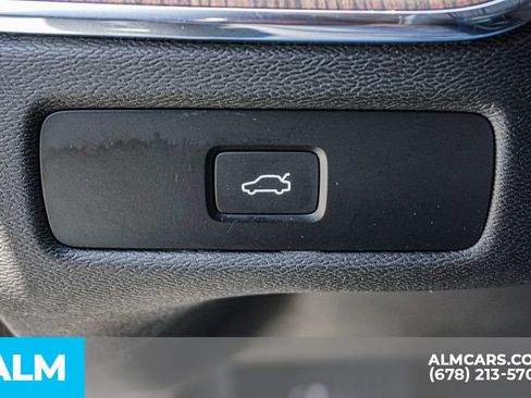 Used 2024 Volvo XC60 B5 Plus AWD/4WD image 47