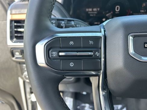 Used 2025 GMC Yukon XL Denali AWD/4WD image 23