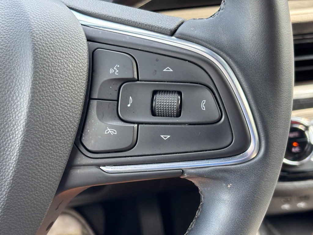 Used 2024 Buick Envista Sport Touring w/ Convenience I Package FWD image 18