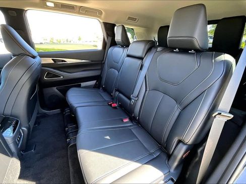 Certified 2027 INFINITI QX60 Luxe w/ Cargo Package AWD/4WD image 32