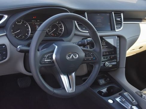 Used 2025 INFINITI QX50 Luxe AWD/4WD image 18