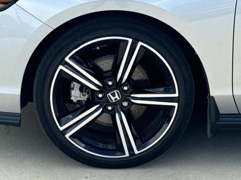 Used 2024 Honda Accord Sport image 4