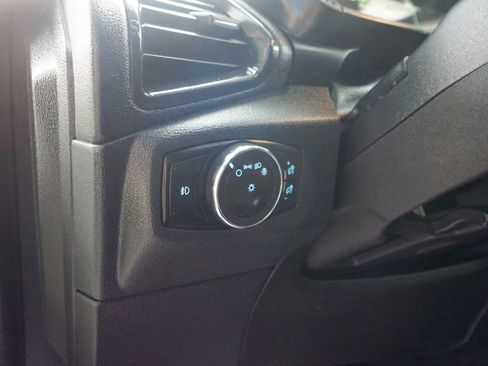 Used 2020 Ford EcoSport SE w/ SE Convenience Package image 18