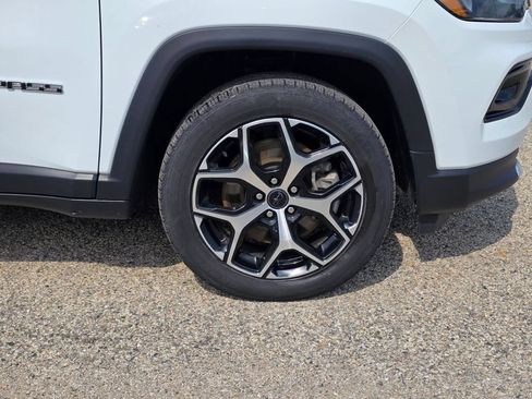 Used 2025 Jeep Compass Limited AWD/4WD image 11