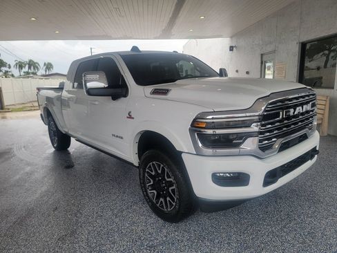 Used 2025 RAM 2500 Limited AWD/4WD image 7