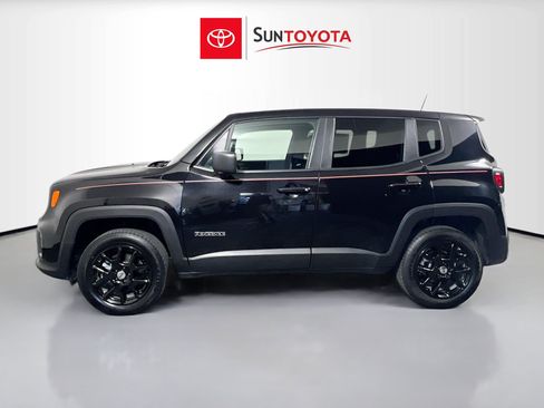 Used 2023 Jeep Renegade Latitude AWD/4WD image 7
