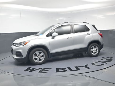Used 2018 Chevrolet Trax LT w/ LT Convenience Package FWD image 6