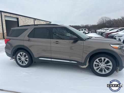 Used 2021 Ford Explorer XLT w/ Equipment Group 202A image 5