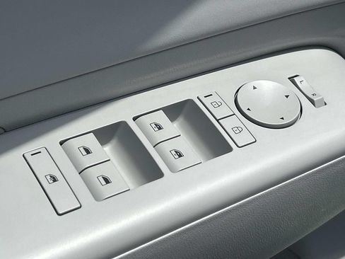 New 2026 Hyundai Kona SEL Premium FWD image 18