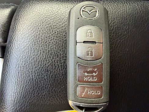 Used 2018 MAZDA MAZDA3 Sport image 30