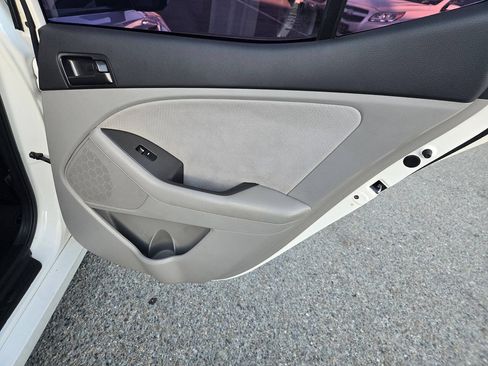 Used 2011 Kia Optima LX FWD image 28