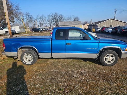 Used 1998 Dodge Dakota Sport image 2