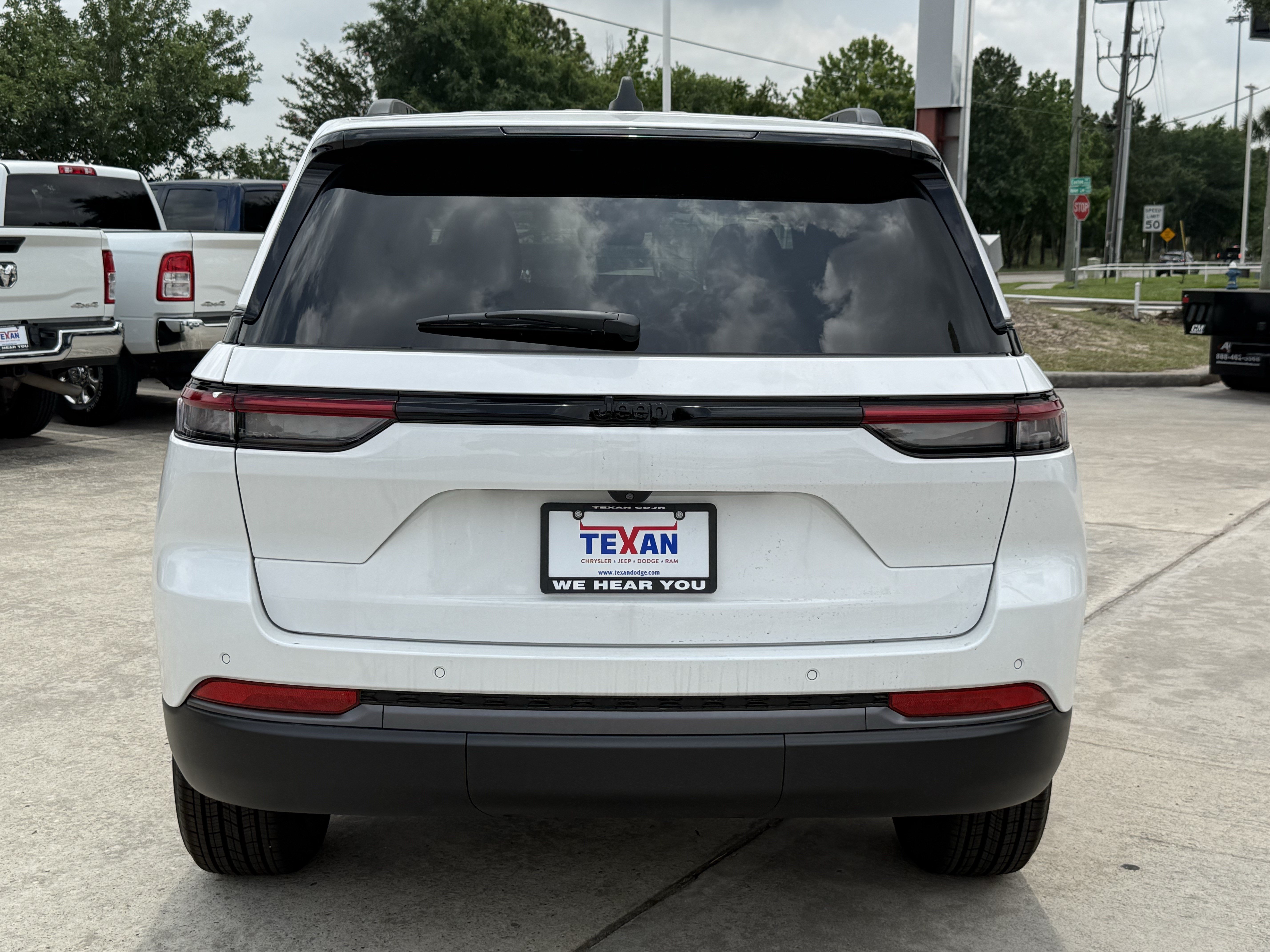 New 2026 Jeep Grand Cherokee Altitude RWD image 6