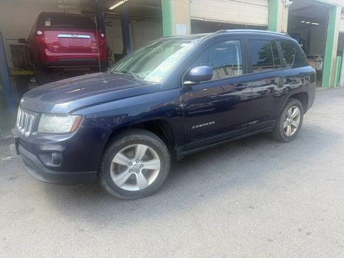 Used 2014 Jeep Compass Latitude w/ Sun/Sound Group AWD/4WD image 26