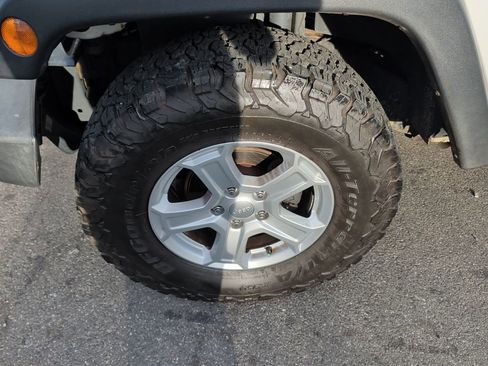 Certified 2018 Jeep Wrangler Unlimited Sport S image 10