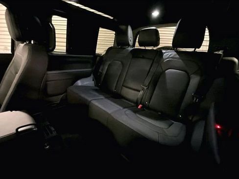 New 2026 Land Rover Defender 90 V8 AWD/4WD image 9