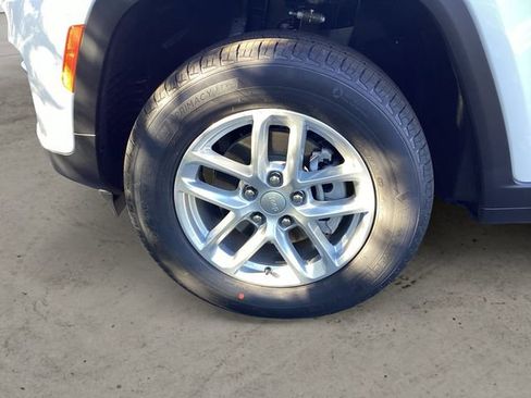 New 2025 Jeep Grand Cherokee Laredo X w/ Luxury Tech Group I image 16