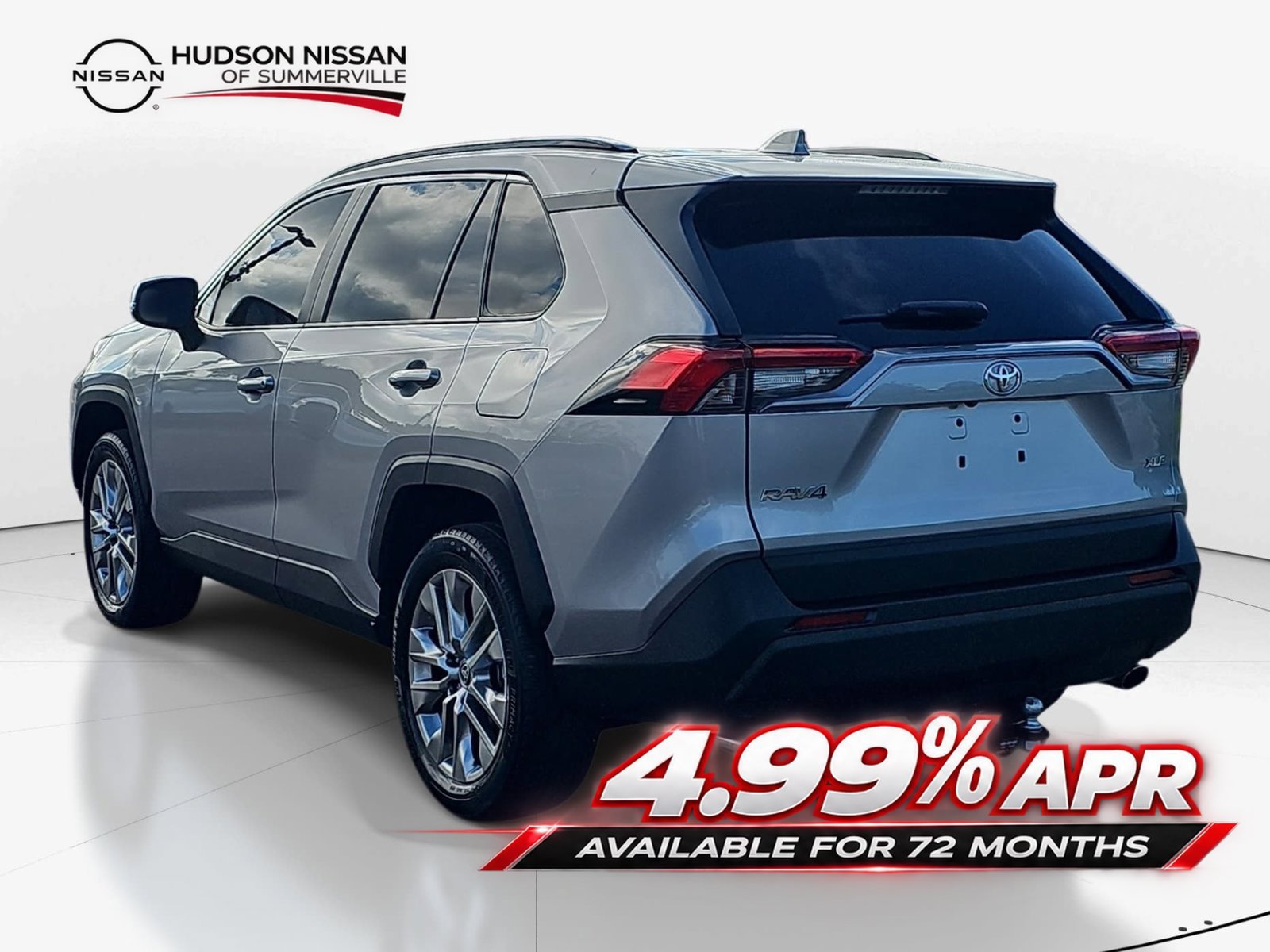 Used 2023 Toyota RAV4 XLE Premium FWD image 8