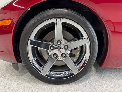 Used 2007 Chevrolet Corvette Coupe w/ Preferred Equipment Group RWD image 30